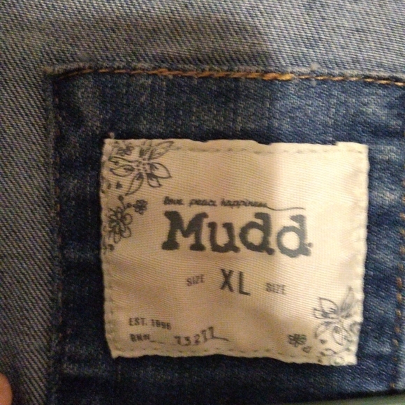 Mudd distressed denim jacket.XL - Picture 2 of 6